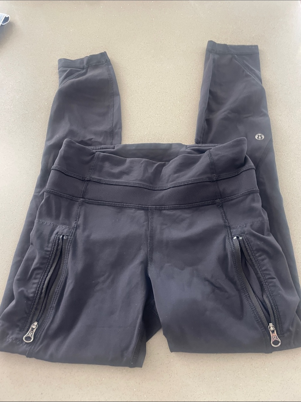 lululemon athletica Black Women's Performance Leggings with Zip Pockets - Picture 4 of 4